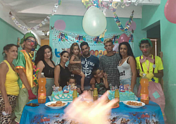 Junto al payaso Pelotero en Alamar