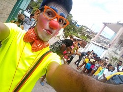 En Guanabacoa junto a los niños del barrio 