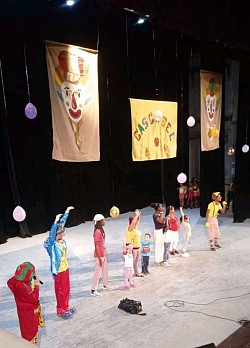 Junto a la compañía Cascabel en el Teatro América