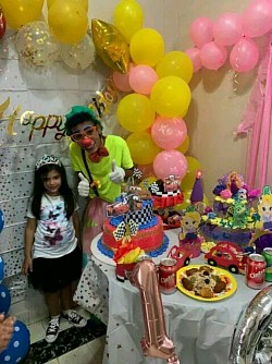 En el cumple de dos hermanitos la mayor que es quien se ve en la foto cumplía 6 añitos!!