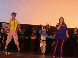 En el cine Riviera con la cantante Verónica Velásquez